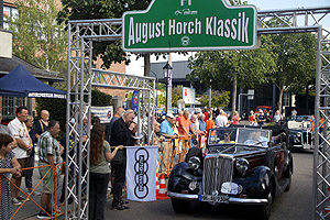 58_Heinrich_Jahn_HH_Horch930V_Bj39.jpg